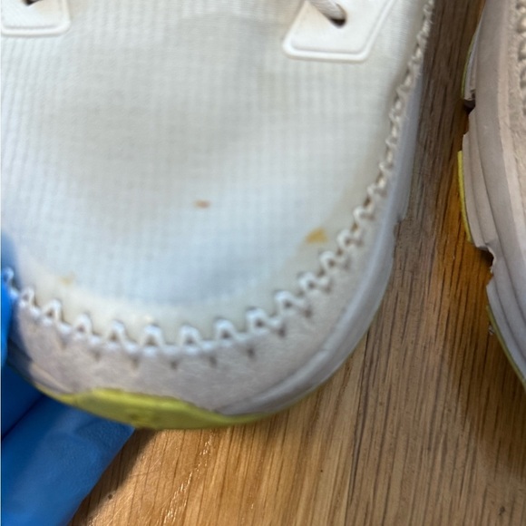 ON CLOUDAWAY Ice | Glacier Women's Sneakers Shoes Comfort  Sz 9 - Picture 9 of 9